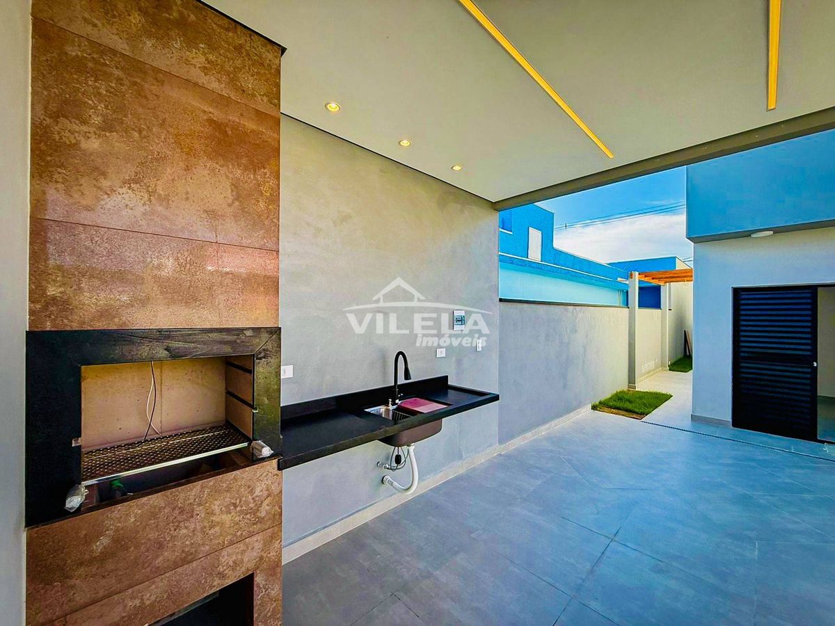 Casa -moderna-pé direito alto golfinho-caraguatatuba-sp