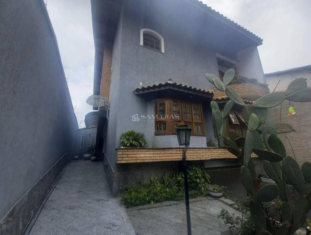 Sobrado, 4 quartos, 256 m² - Foto 1