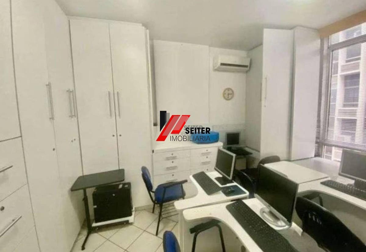 Sala comercial a venda no centro de Florianópolis
