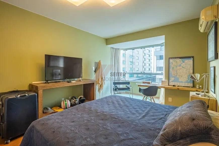 Apartamento com 5 quartos, Centro - Florianópolis