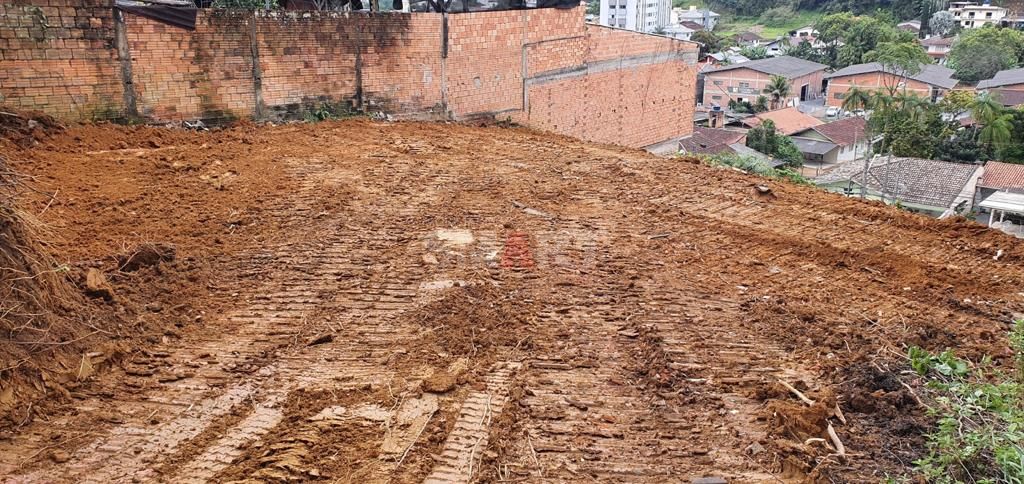 Terreno a Venda no Jaraguá Esquerdo com 660m²
