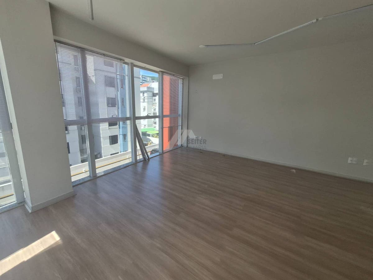 Sala comercial a venda no bairro Itacorubi com 37 m2 de área