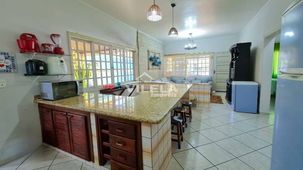 Belíssima Casa à Venda, Massaguaçu - Caraguatatuba