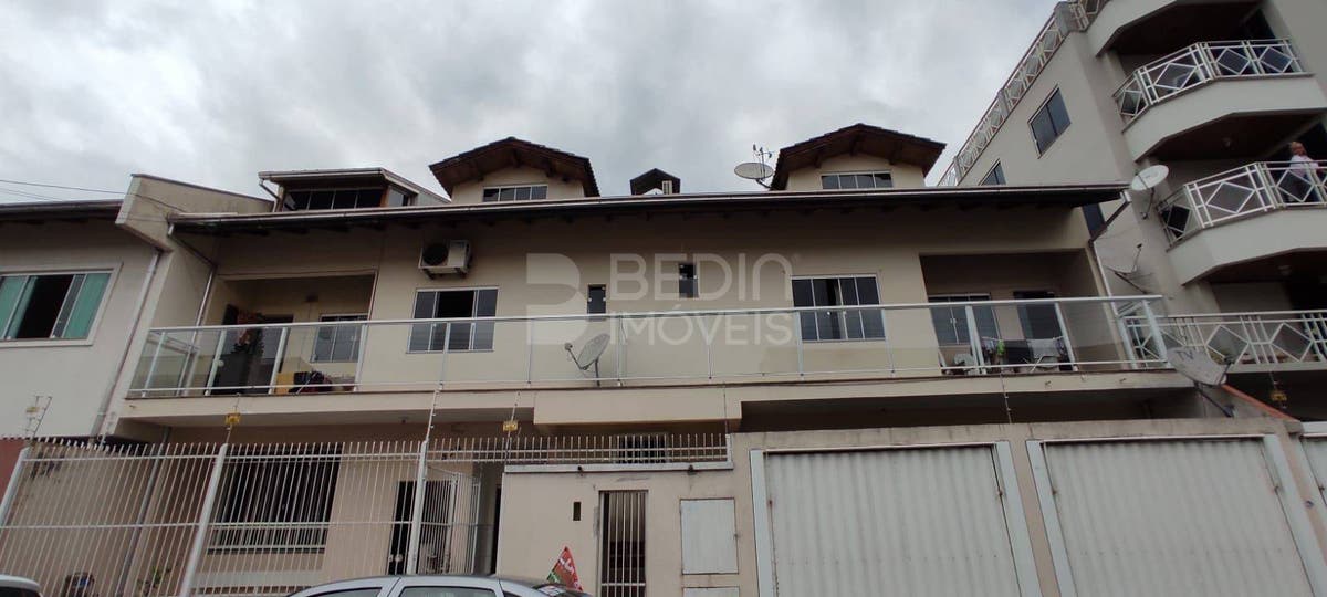 Casa de 8 quartos, 410m² no bairro Centro, em Balneário Camboriú | Eu Corretor