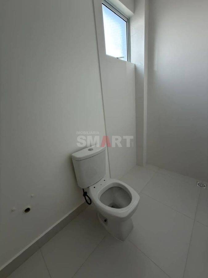 Apartamento no Centro com 3 Suítes e 2 Vagas de Garagem