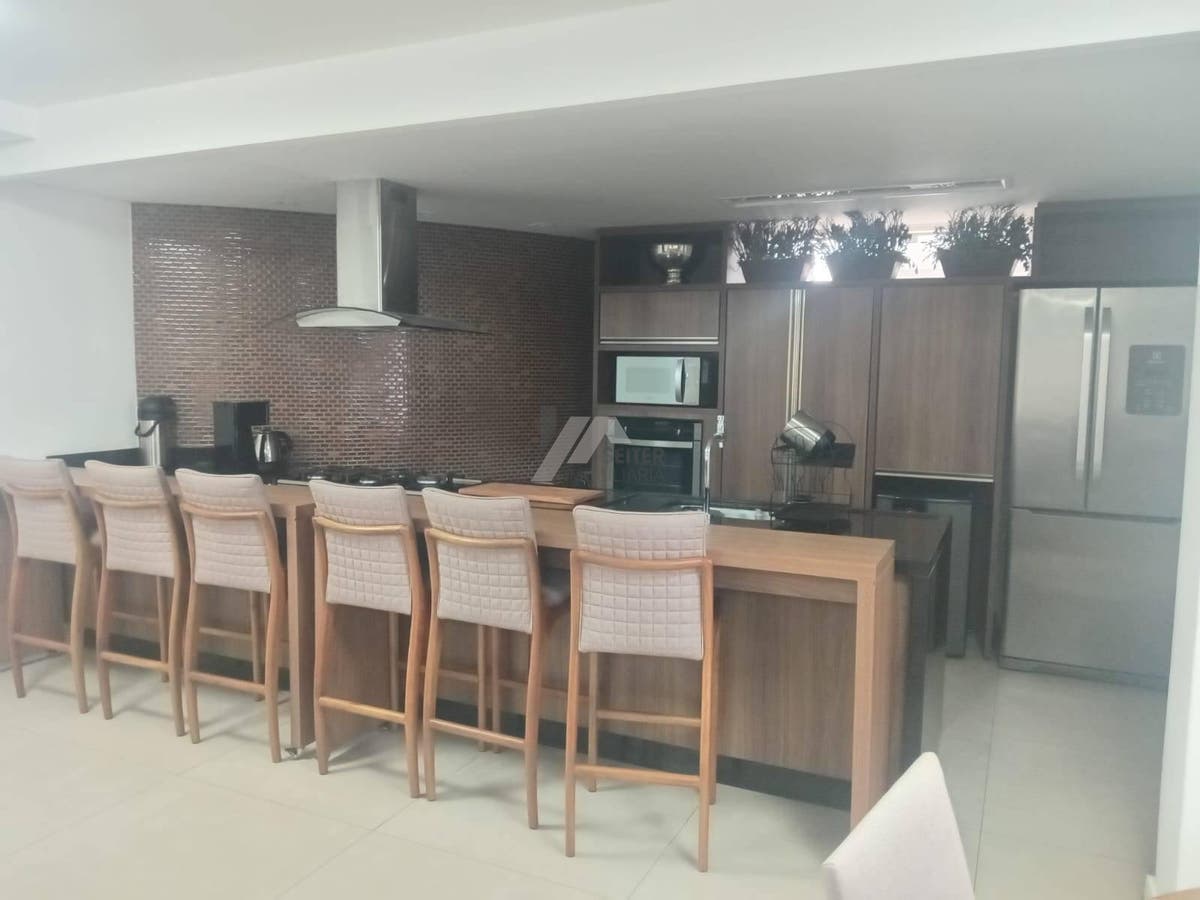 Apartamento 3 quartos para alugar na Av Mauro Ramos