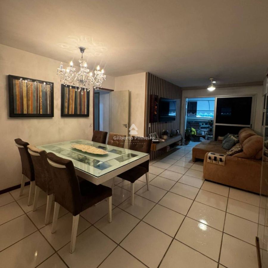 Apartamento à Venda no Centro de Guarapari com 3 Quartos