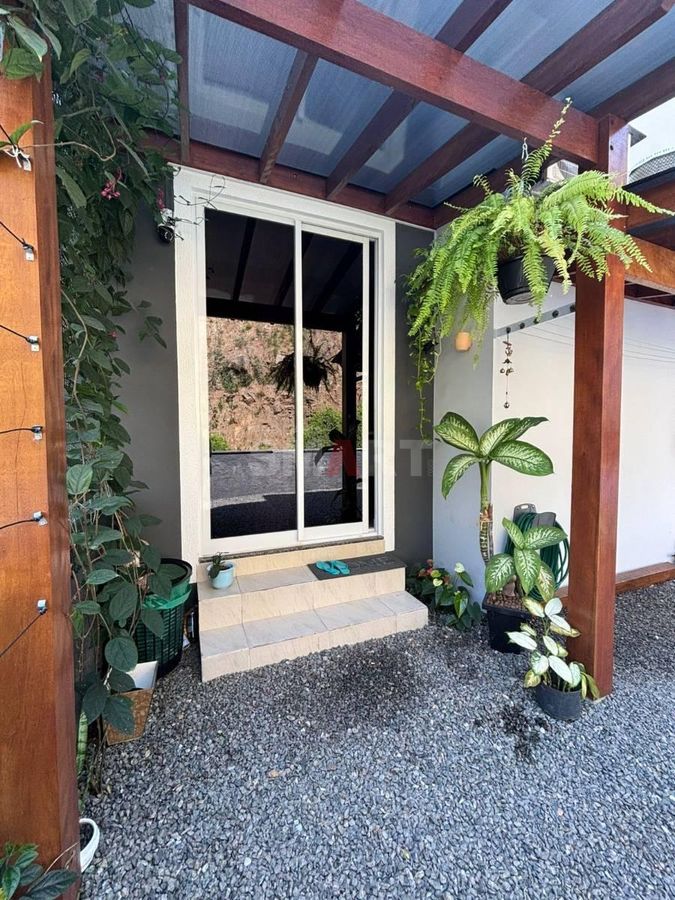 Apartamento com 2 Quartos e Ampla Área Externa no Bairro Amizade