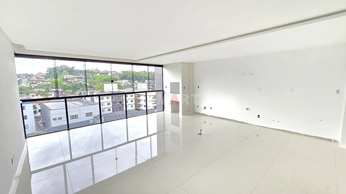 Apartamento com 3 Suítes à Venda no Jaraguá Esquerdo