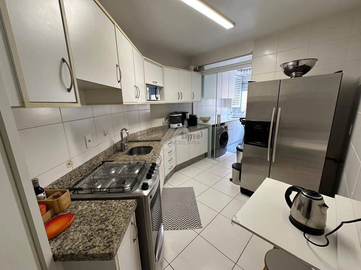 Apartamento de 3 dormitorios sendo 2 suites a venda Joao Paulo