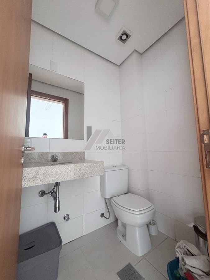 Sala comercial a venda Florianopolis Itacorubi com 42 m2 de área com vaga de garagem