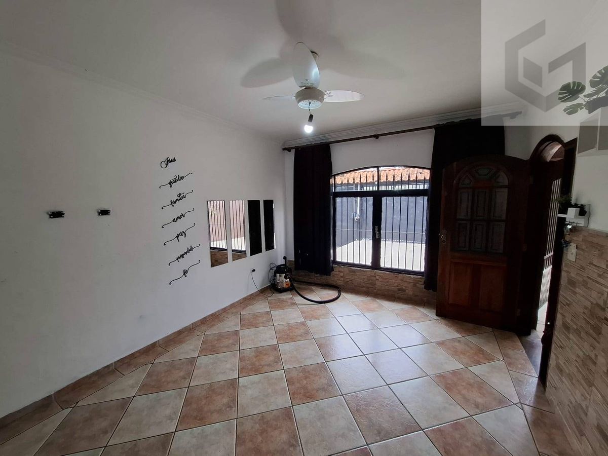 Casa com 2 quartos à Venda, Vila Santa Terezinha (Zona Norte) - São Paulo