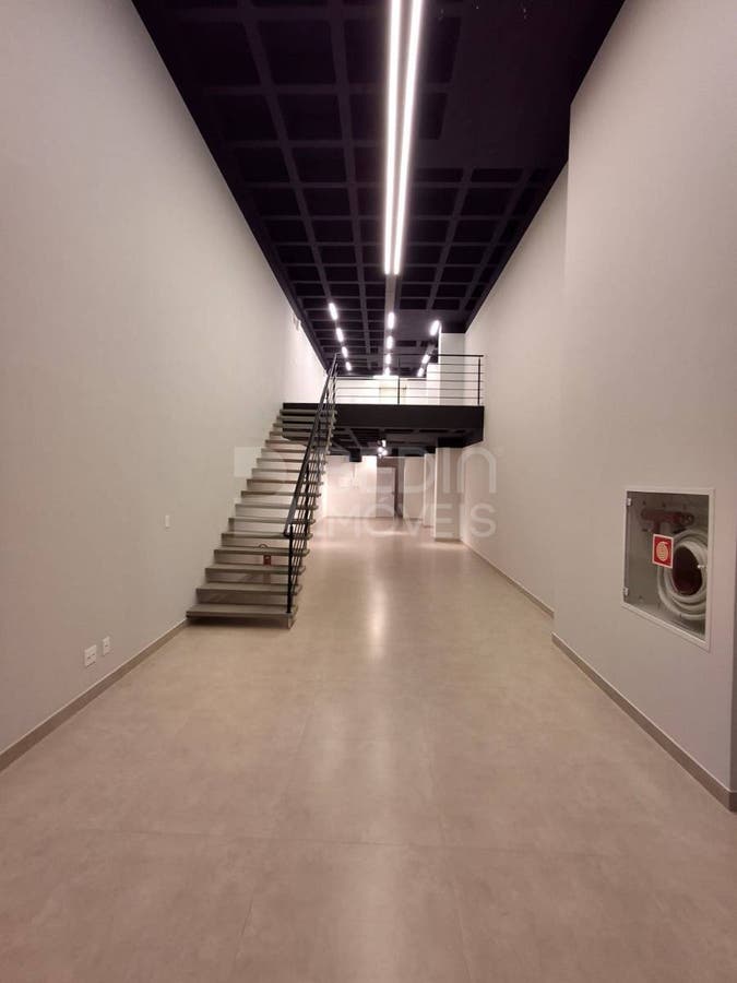 Sala Comercial de 146m² no bairro Centro, em Balneário Camboriú | Eu Corretor