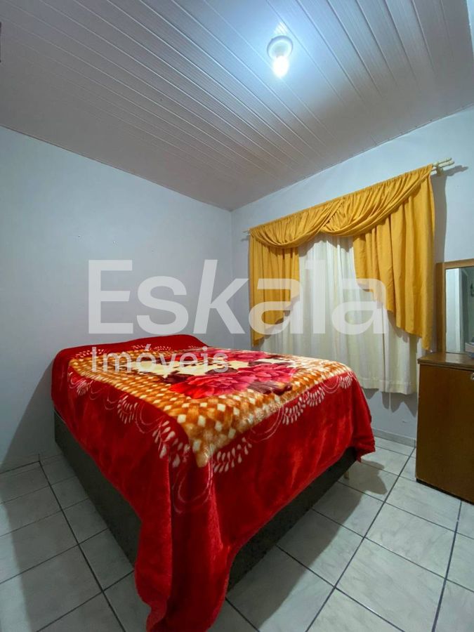 Casa com 03 Quartos e 04 Vagas de Garagem Amizade - Jaraguá do Sul