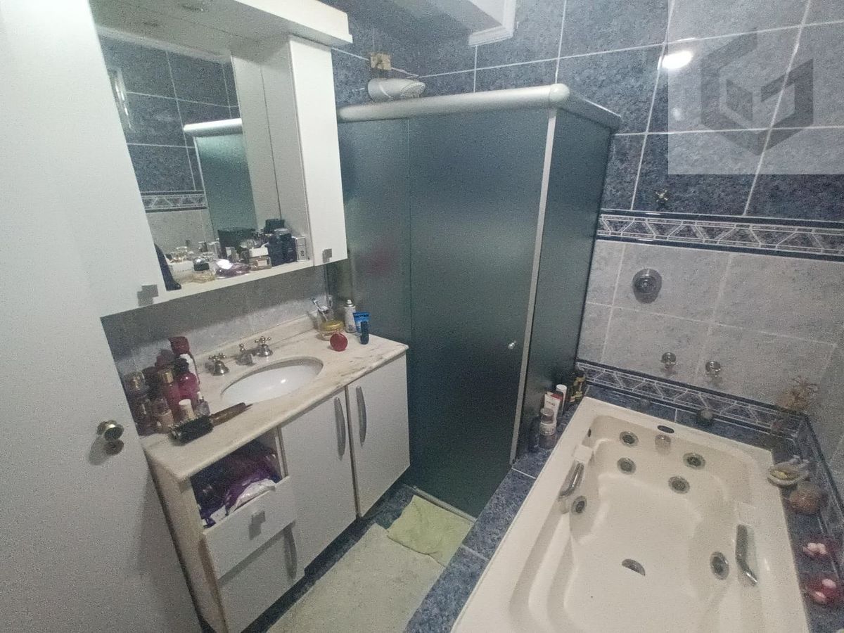 Sobrado com 3 quartos à Venda, Vila Ré - São Paulo