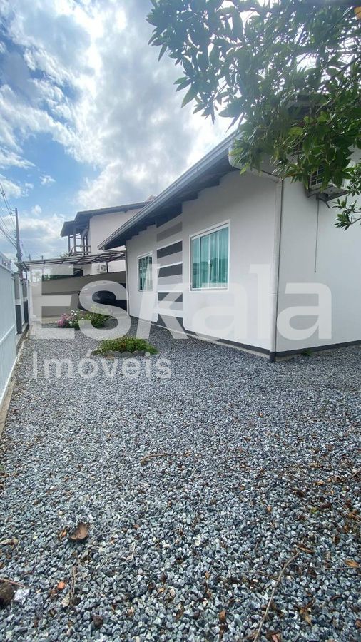 Casa Semi Mobiliada Com 03 Quartos Ilha Da Figueira - Jaraguá Do Sul