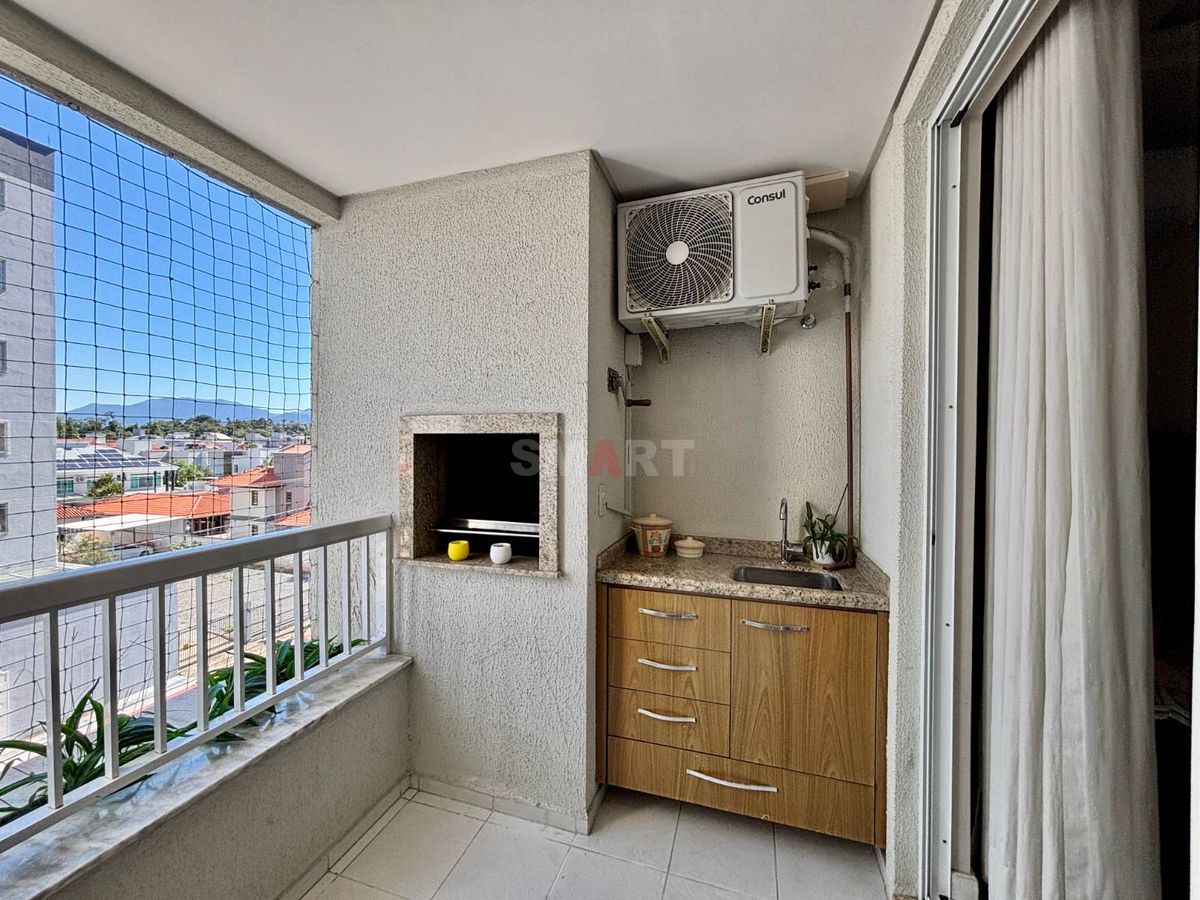 Apartamento 3 quartos (1 suíte) semimobiliado no Czerniewicz