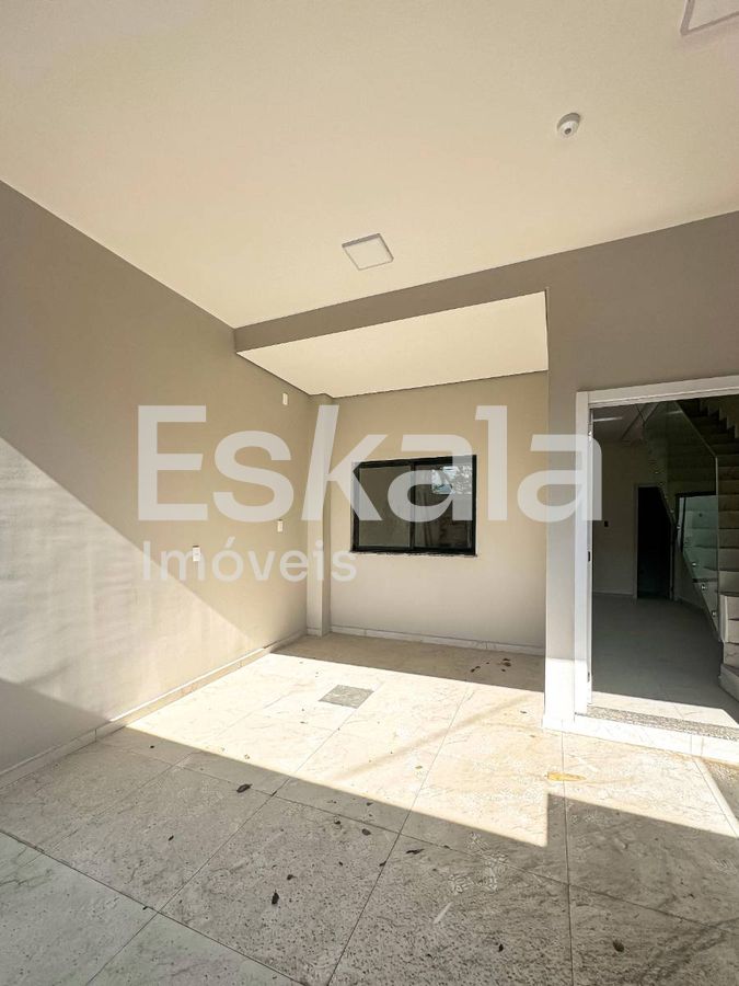 Sobrado com 01 Suíte + 02 Quartos Centro - Jaraguá do Sul