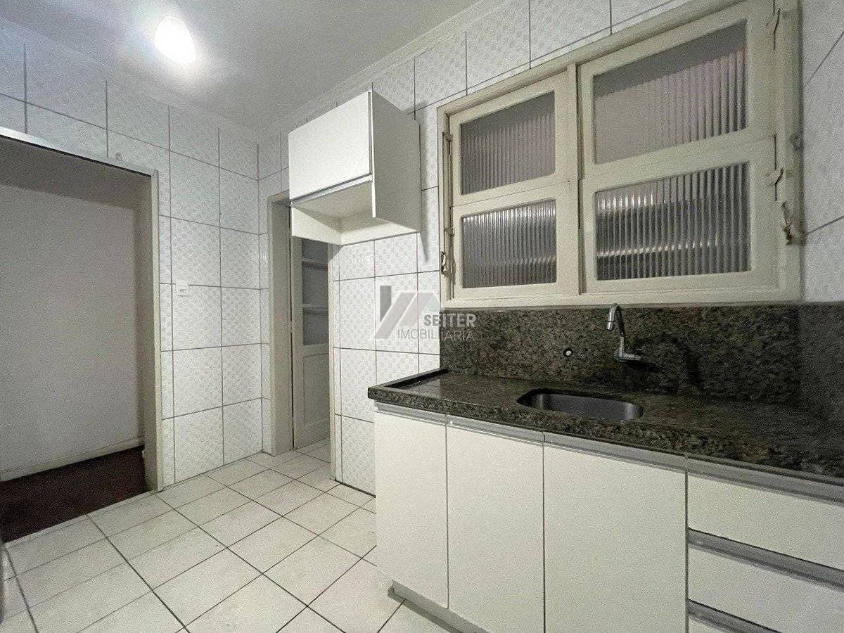 Apartamento de 3 quartos a venda na Av Mauro Ramos Centro