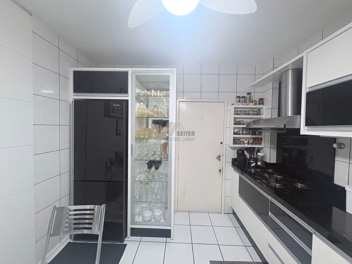 Apartamento 3 dormitorios com suite a venda centro