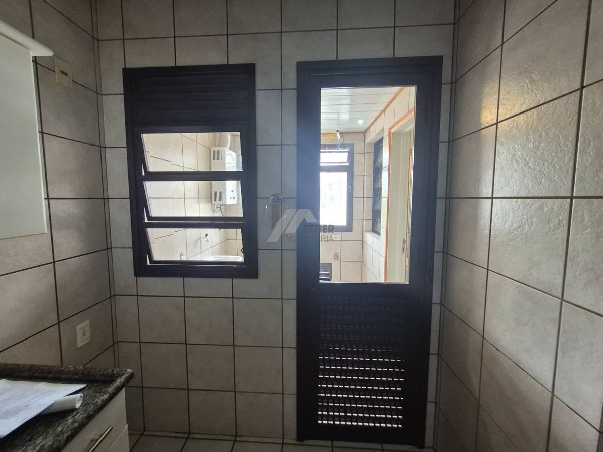 Apartamento de 3 quartos para alugar centro