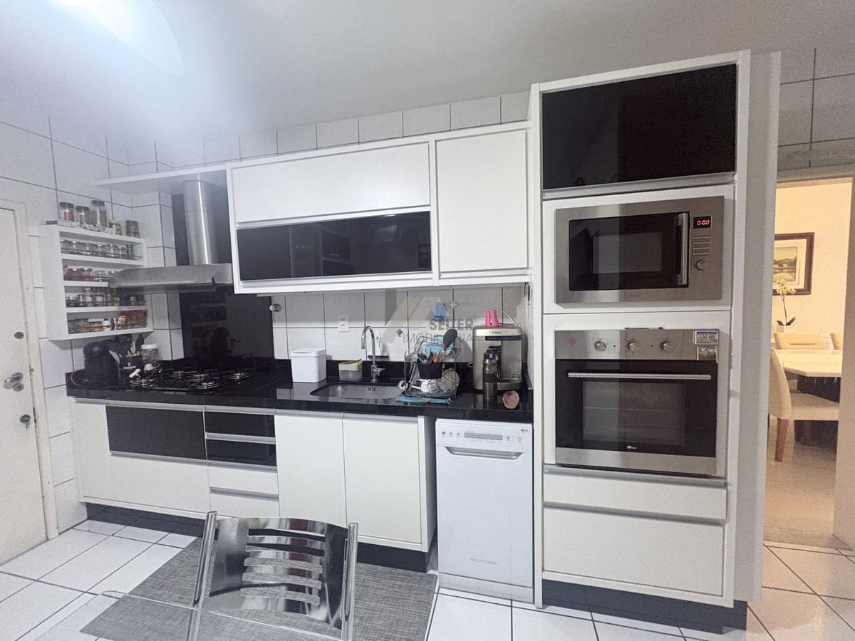 Apartamento 3 dormitorios com suite a venda centro