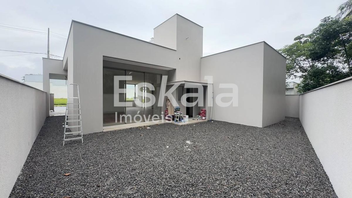 Casa Semimobiliada Com 01 Suíte Master + 02 Dormitórios Rau - Jaraguá Do Sul
