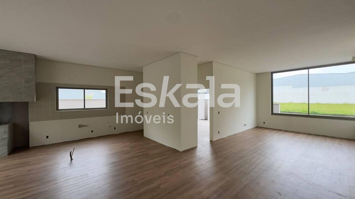 Casa Semimobiliada Com 01 Suíte Master + 02 Dormitórios Rau - Jaraguá Do Sul