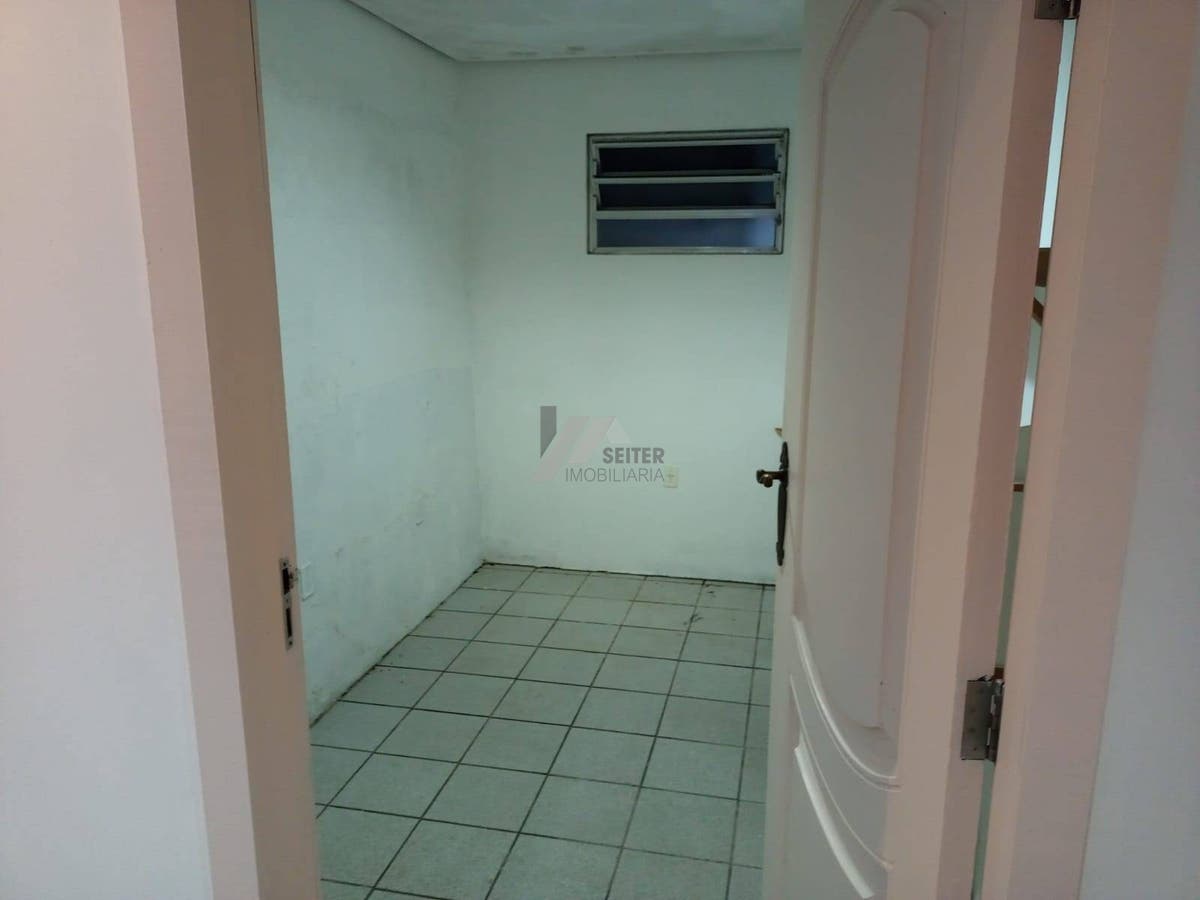 Casa comercial para locação no corrego grande
