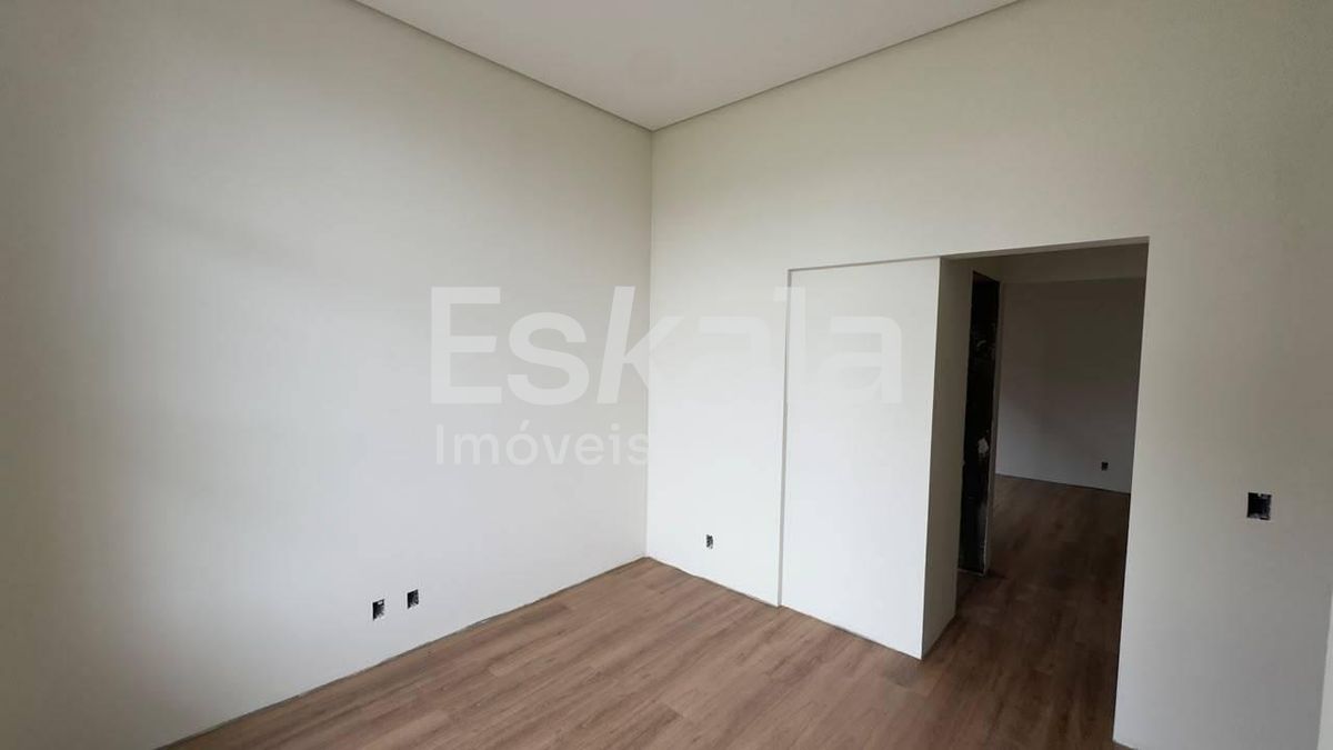 Casa Semimobiliada Com 01 Suíte Master + 02 Dormitórios Rau - Jaraguá Do Sul