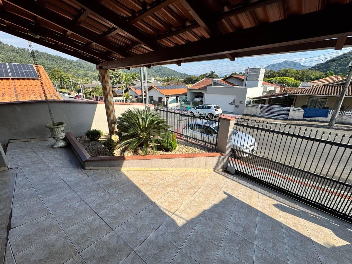 Casa com 1 Suíte + 2 Quartos a Venda no São Luís