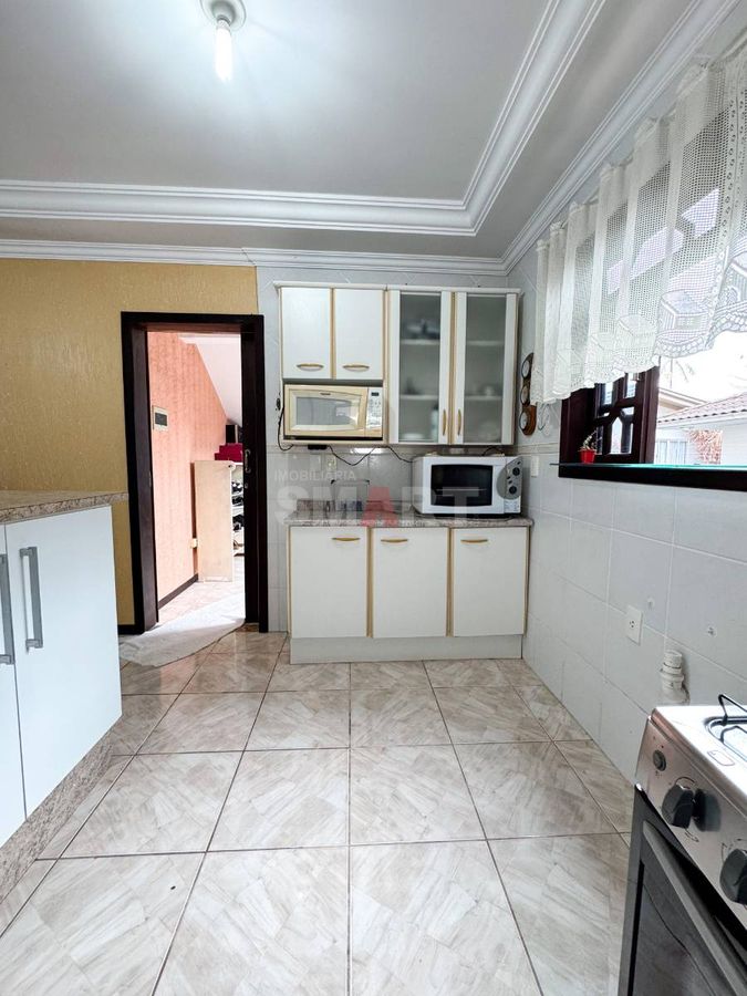 Sobrado com 6 Quartos à Venda no bairro Czerniewicz