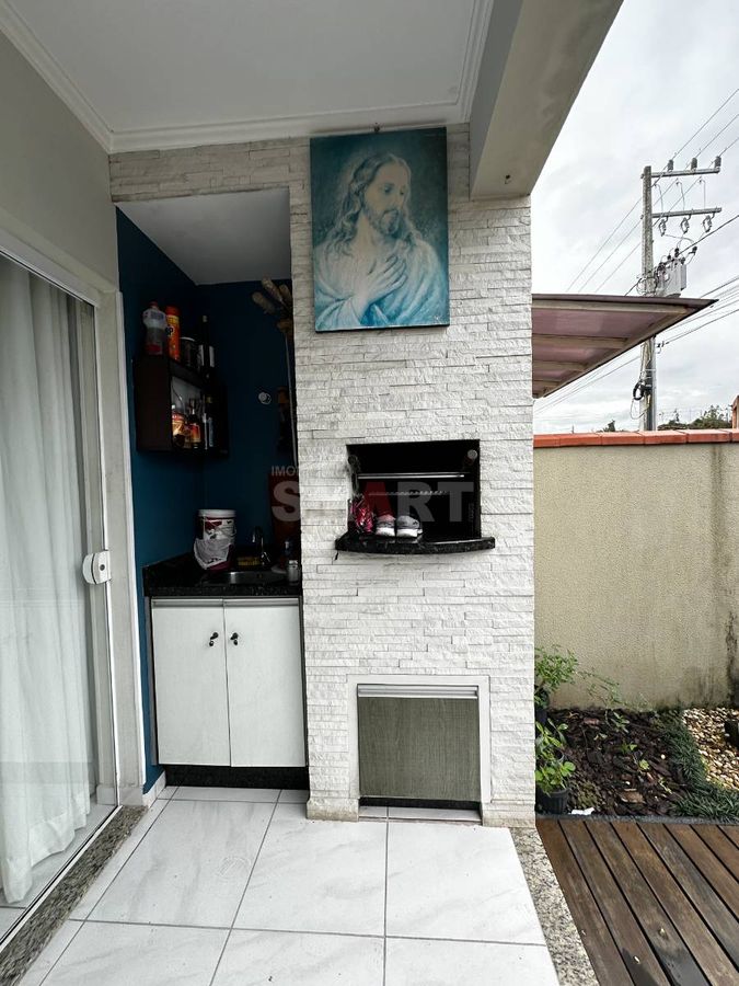 Apartamento com 2 quartos e ampla área externa e na frente