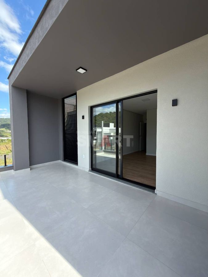 Geminado novo com 1 suíte + 2 quartos em local calmo