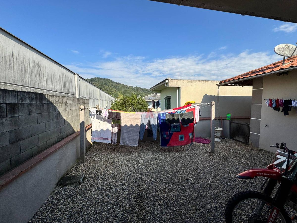 Casa com 1 Suíte + 2 Quartos a Venda no São Luís