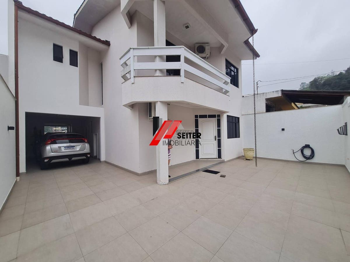 Casa de 4 dormitorios a venda Saco dos Limoes regiao central e proximo a UFSC