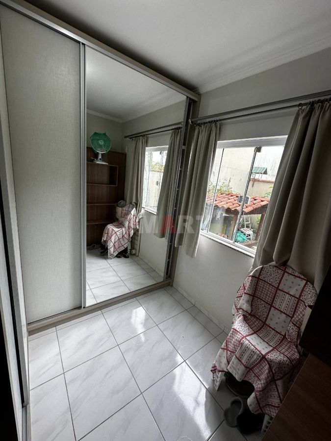 Apartamento com 2 quartos e ampla área externa e na frente