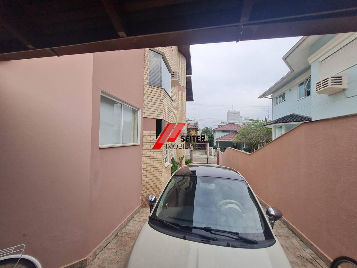 Casa de 4 suites a venda em Florianopolis