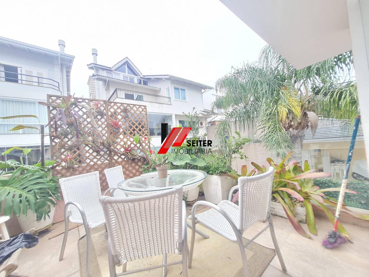 Casa de 4 suites a venda em Florianopolis
