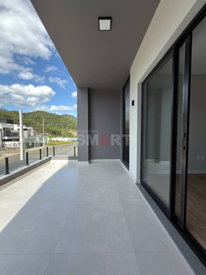Geminado novo com 1 suíte + 2 quartos em local calmo