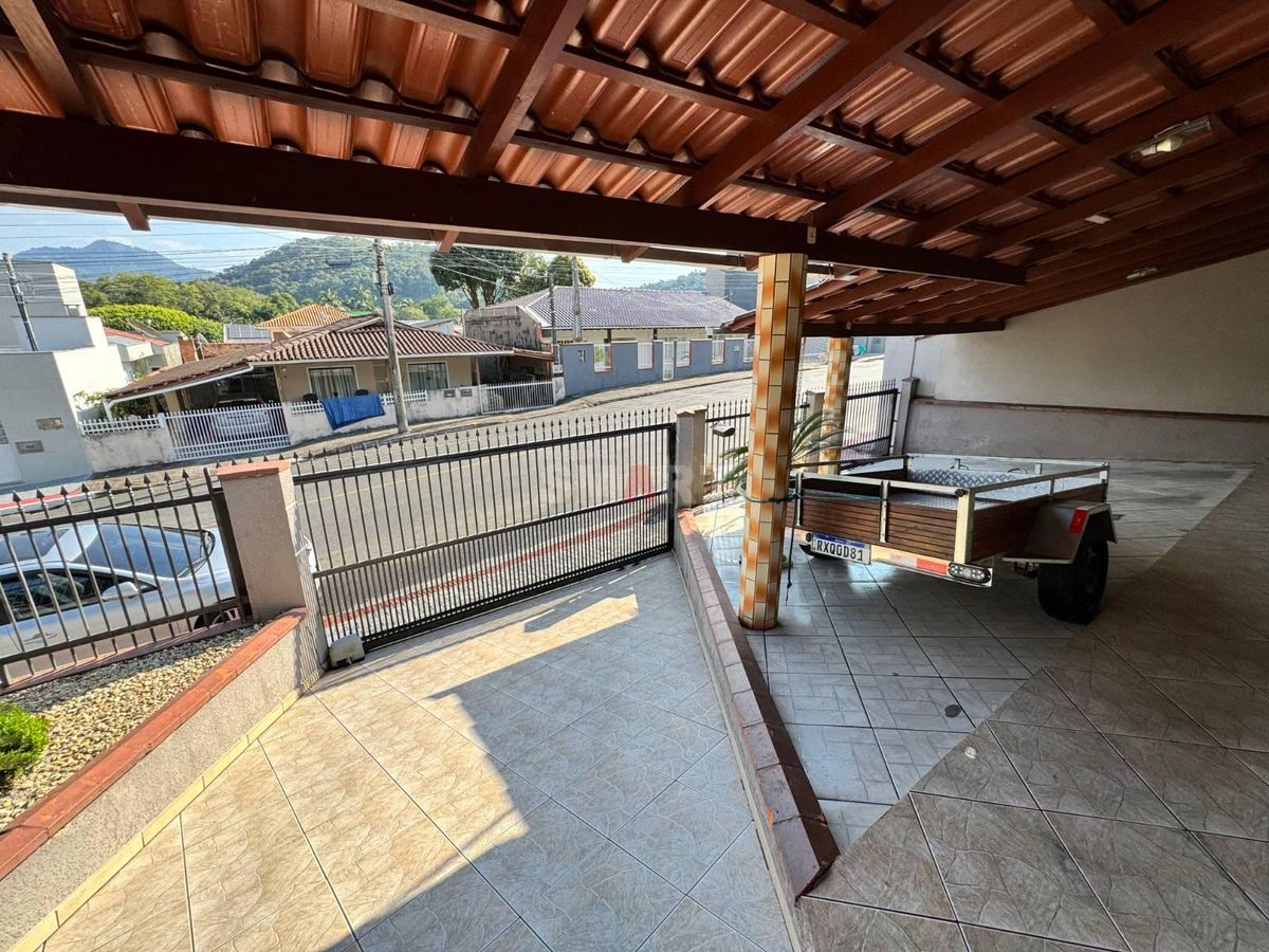 Casa com 1 Suíte + 2 Quartos a Venda no São Luís