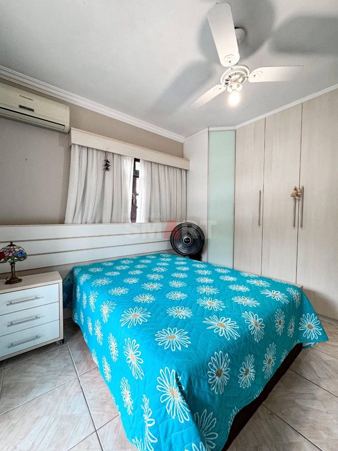 Sobrado com 6 Quartos à Venda no bairro Czerniewicz