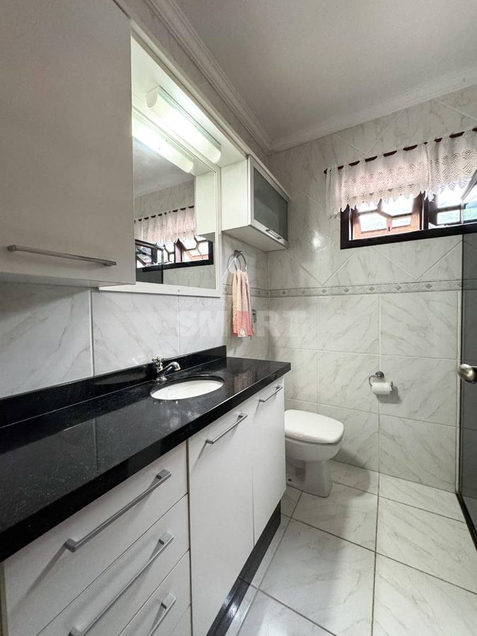 Sobrado com 6 Quartos à Venda no bairro Czerniewicz