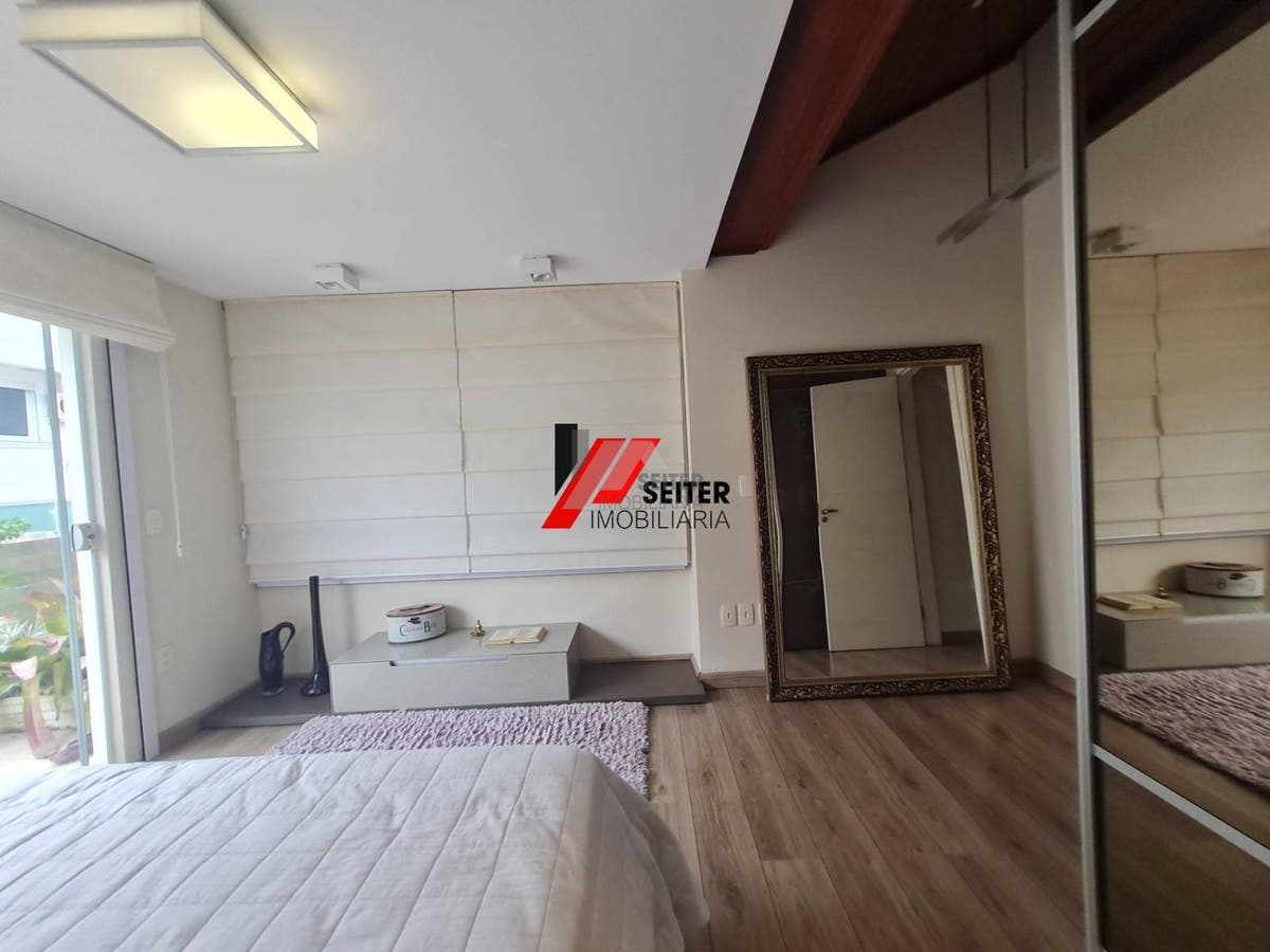 Casa de 4 suites a venda em Florianopolis