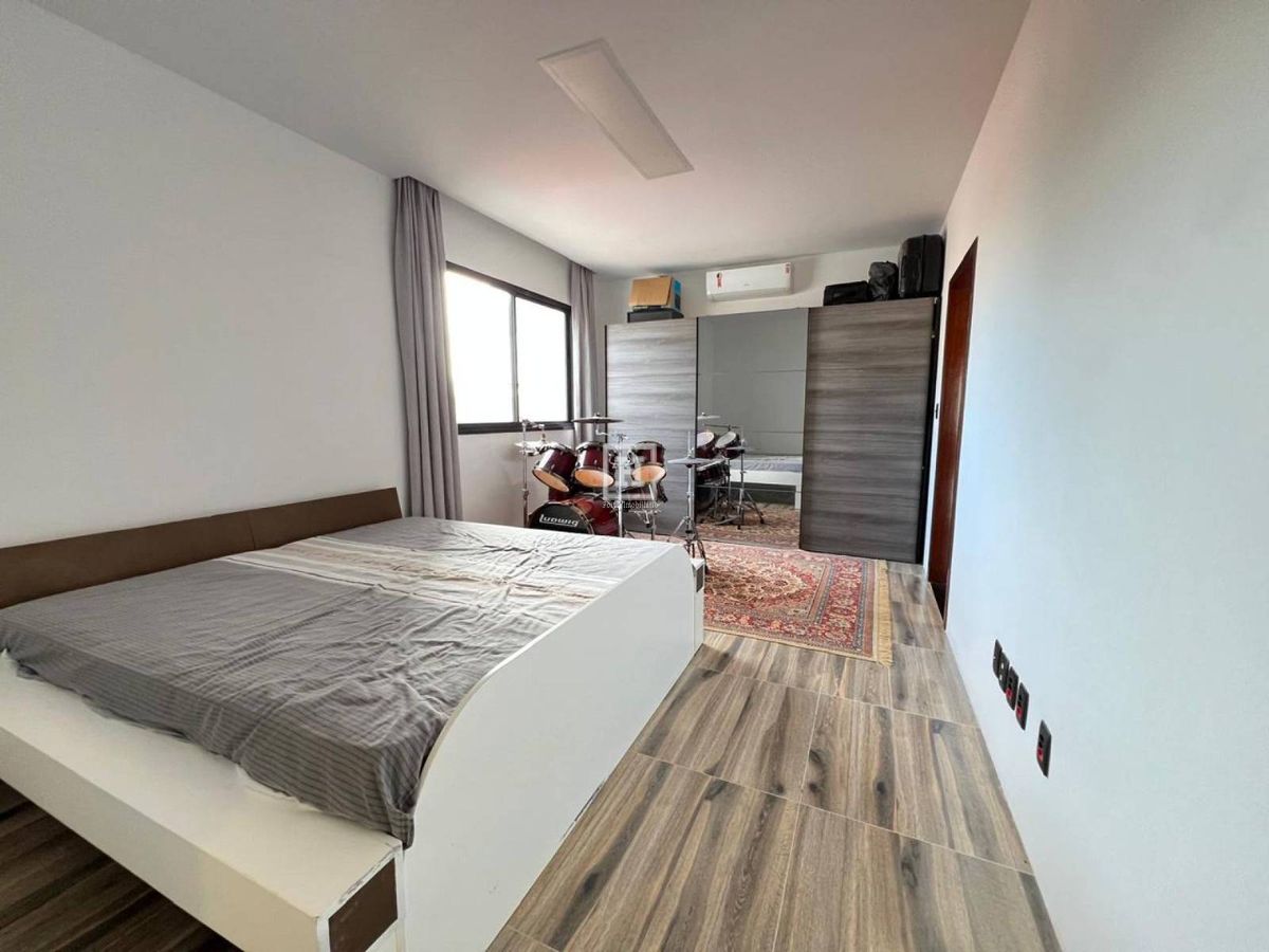 Casa, 5 quartos, 300 m² - Foto 8