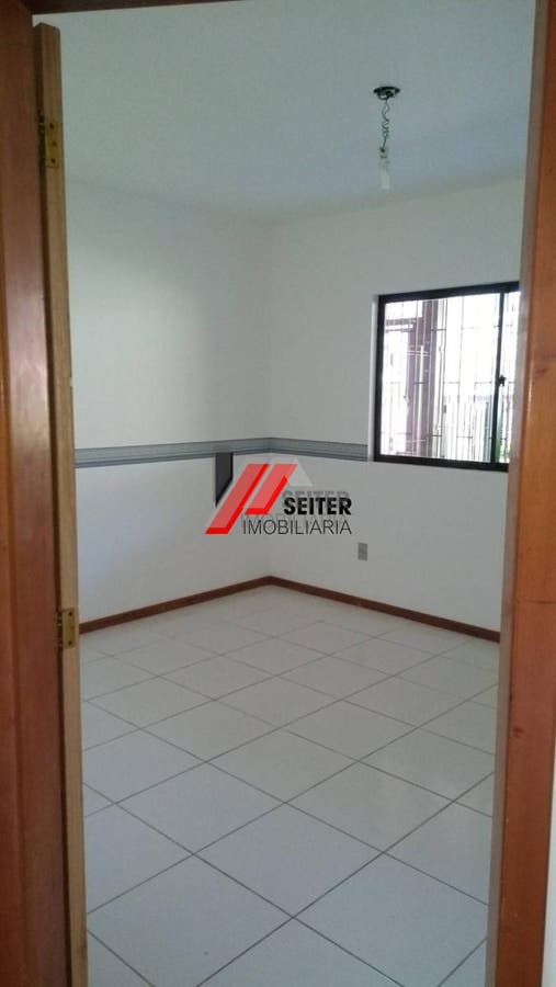 Casa com 4 dormitórios sendo 2 suíte à venda no bairro Pantanal