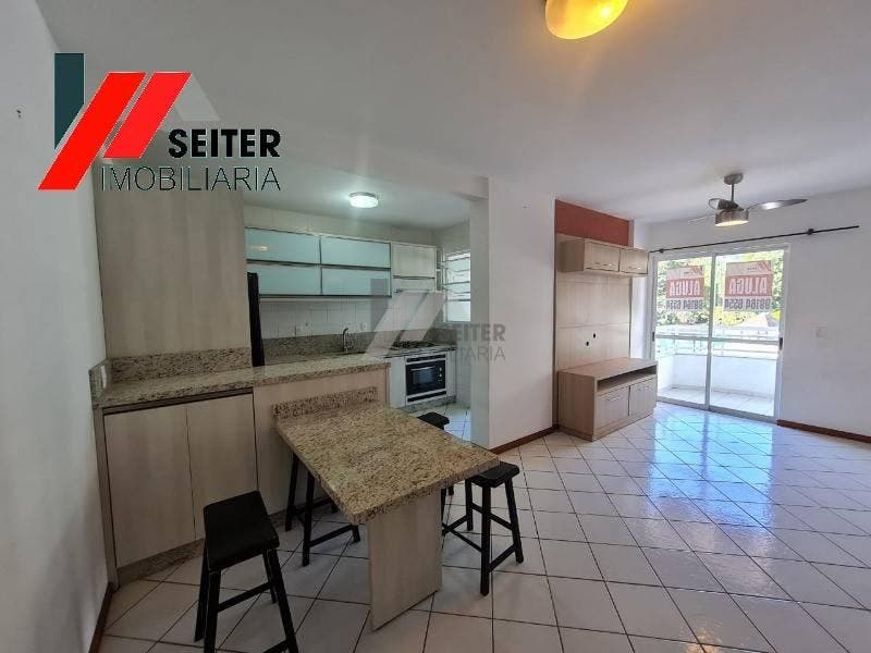 Apartamento de 2 dormitorios para locação semimobiliado itacorubi