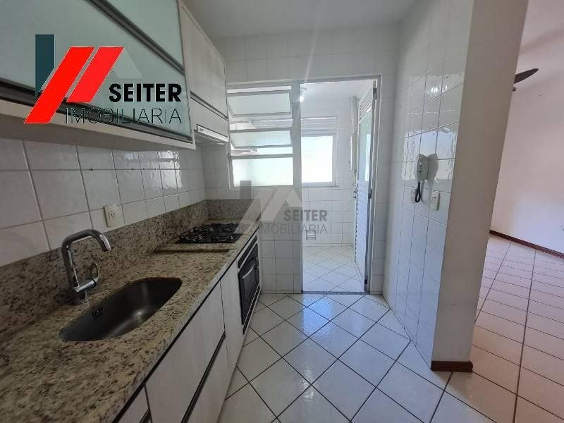 Apartamento de 2 dormitorios para locação semimobiliado itacorubi