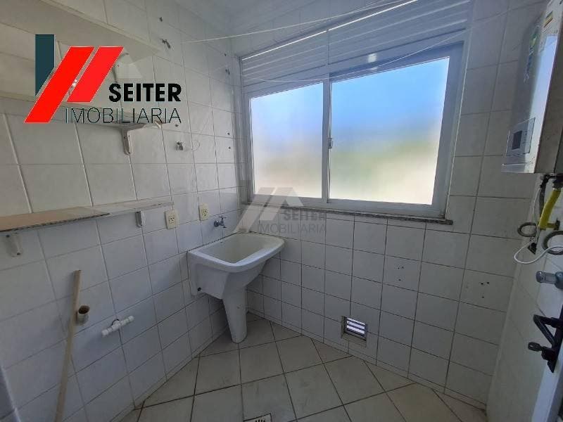 Apartamento de 2 dormitorios para locação semimobiliado itacorubi