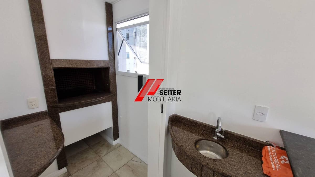 Apartamento a venda na Beira Mar Norte de Florianópolis